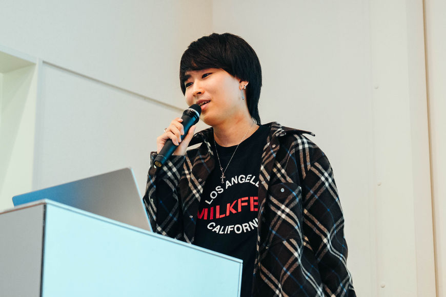   松田 空     /  （株）アプリボット 3Dキャラクターアーティスト  
2023年サイバーエージェント新卒入社。スマホゲームの企画・開発・運用を行う（株）アプリボットに所属し、３Dキャラクターチームのサブリードとして運用タイトルのキャラクター/武器/衣装モデルと関連素材の制作、ディレクションなどを担当。 
 
参考記事： 専門学生からゲーム業界へ。コンテスト受賞から始まった3DCGクリエイターへの道 