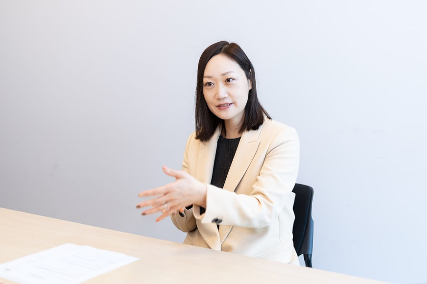 石田裕子　2004年新卒入社。インターネット広告事業部門で営業局長・営業統括に就任後、Amebaなどのプロデューサーを経て、2013年及び2014年に2社の100％子会社代表取締役社長に就任。2016年より執行役員、2020年より専務執行役員、2025年12月より取締役に就任。