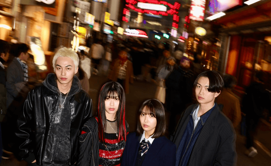 写真左から、高橋侃（メリオ役）、池田朱那（日和役）、寺本莉緒（飛鳥役）、綱啓永（エド役）